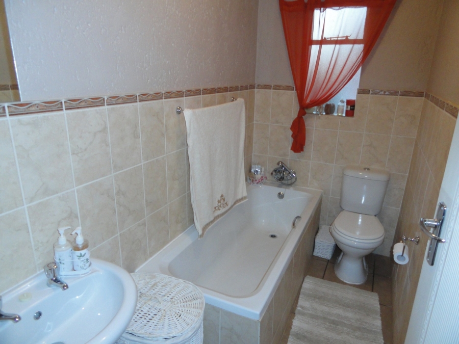 To Let 2 Bedroom Property for Rent in Baillie Park North West